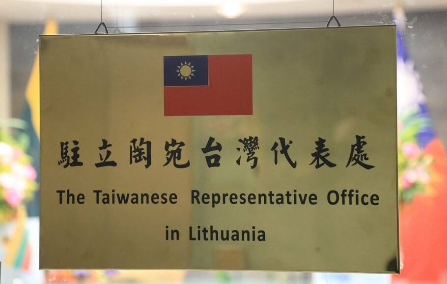 Taipei mengumumkan pada Kamis 18 November 2021 secara resmi membuka kantor diplomatik di Lituania menggunakan nama Taiwan.