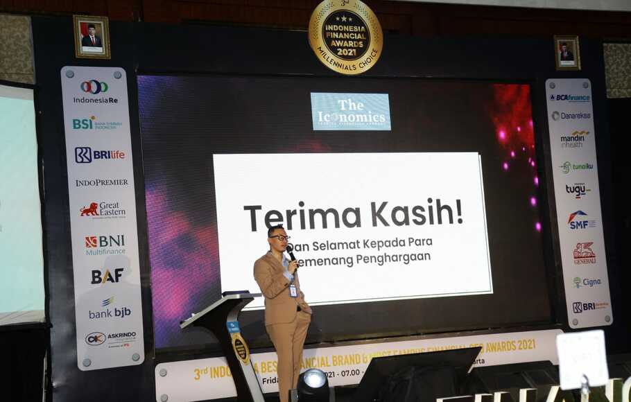 Penghargaan Best Financial Brands Awards 2021 (Millennials’ Choice) yang digelar The Iconomics di Jakarta, Jumat, 19 November 2021.