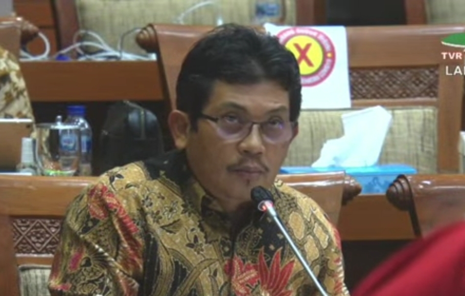 Direktur Utama BPJS Kesehatan Ali Ghufron Mukti menghadiri rapat dengar pendapat dengan Komisi IX DPR, Rabu, 24 November 2021. 