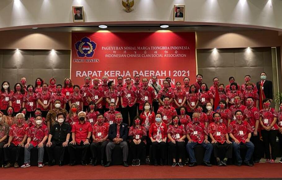 Paguyuban Sosial Marga Tionghoa Indonesia (PSMTI) melaksanakan kegiatan rapat kerja sekaligus pelantikan cabang-cabang PSMTI Provinsi Banten, Minggu (28/11/2021).