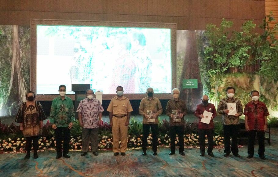 Kementerian Lingkungan Hidup dan Kehutanan (KLHK) meluncurkan Teknik Silin untuk jenis Merbau sekaligus melakukan peluncuran Sistem Informasi Rencana Kerja dan Pelaporan (Si-Cakap) di Jakarta, pada Senin 29 November 2021.