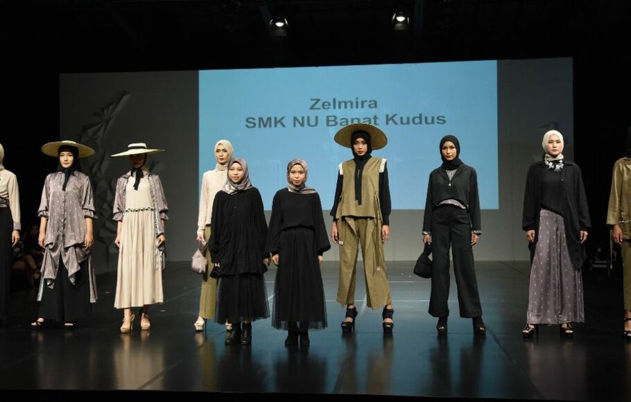 Jogja Fashion Week 2021 menjadi saksi lahirnya koleksi terbaru Zelmira, brand fashion dari SMK NU Banat, Kudus, Jawa Tengah.