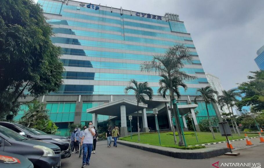 Kondisi terkini Gedung Cyber Mampang Prapatan Jakarta Selatan usai kebakaran di lantai dua. Para pegawai telah beraktivitas normal kembali, Jumat, 3 November 2021. 
