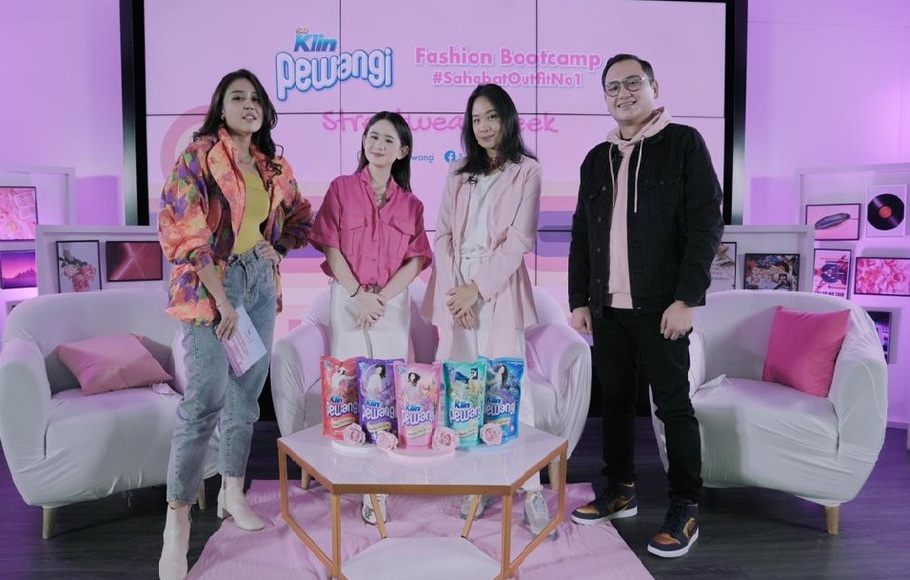 Fashion Bootcamp SoKlin Pewangi #SahabatOutfitNo1 yang membahas berbagai tren fashion serta menjaga kesegaran pakaian sehingga wangi sepanjang hari agar selalu tampil percaya diri.