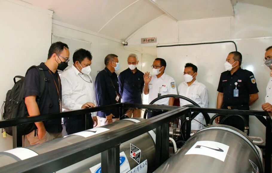 PT PGN Tbk dan PT KAI (Persero) melakukan uji dinamis teknologi LNG sebagai bahan bakar kereta api, untuk melayani penumpang pada trayek Jakarta - Surabaya. 