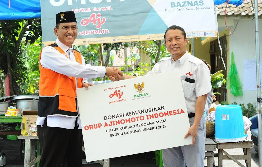 PT Ajinomoto Indonesia menggandeng Badan Amil Zakat Nasional (BAZNAS) memberikan donasi kepada para korban bencana alam erupsi Gunung Semeru, Senin, 20 DEsember 2021.