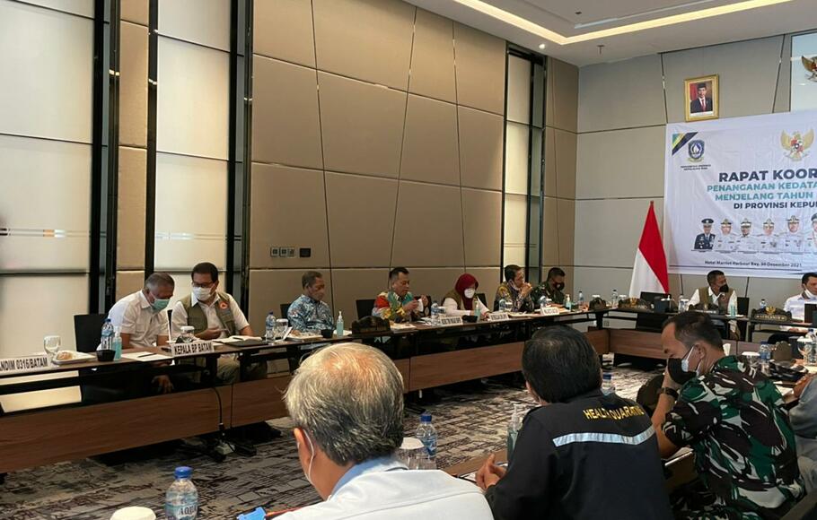 Rapat Koordinasi Penanganan Kedatangan Pekerja Migran Indonesia (PMI) Menjelang Tahun Baru 2022 Satgas Penanganan Covid-19 bersama Pemerintah Provinsi Kepulauan Riau, Kamis, 30 Desember 2021. 