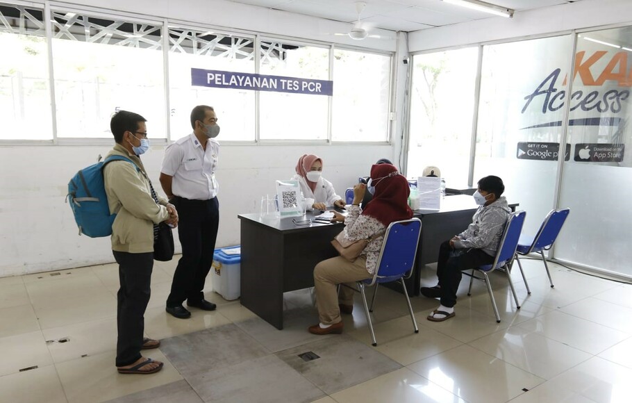 PT KAI Daop 1 membuka layanan tes PCR di Stasiun Bekasi, pukul ‎06.00-18.00 WIB.