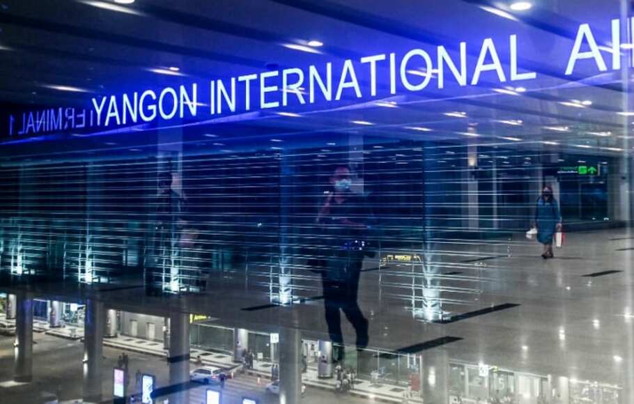 Pemandangan interior Bandara Internasional Yangon pada Maret 2020 saat wabah Covid-19. Penerbangan bantuan mingguan antara Yangon dan Singapura dilanjutkan pada 4 Februari 2021.