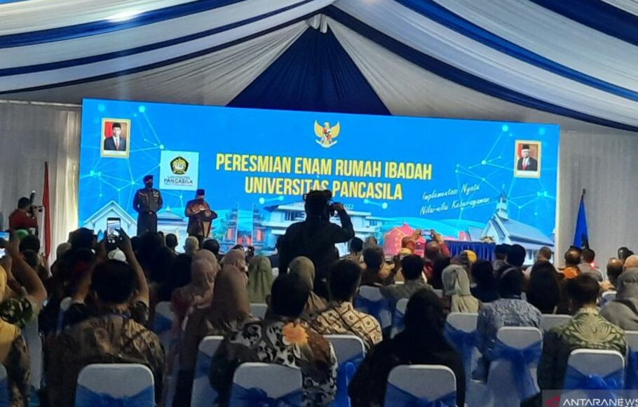 Wakil Presiden KH Ma'ruf Amin saat memberikan sambutan dalam acara peresmian enam rumah ibadah di Universitas Pancasila Jakarta, Rabu, 5 Januari 2022. 