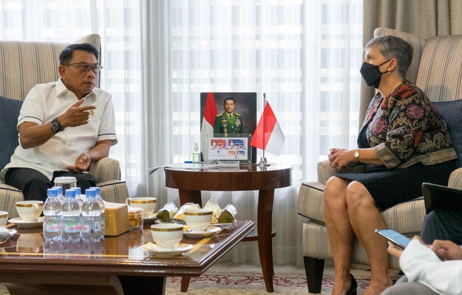Kepala Staf Kepresidenan Moeldoko saat bertemu dengan Duta Besar Australia untuk Indonesia Penny Williams di Gedung Bina Graha, Jakarta, Kamis 13 Januari 2022.