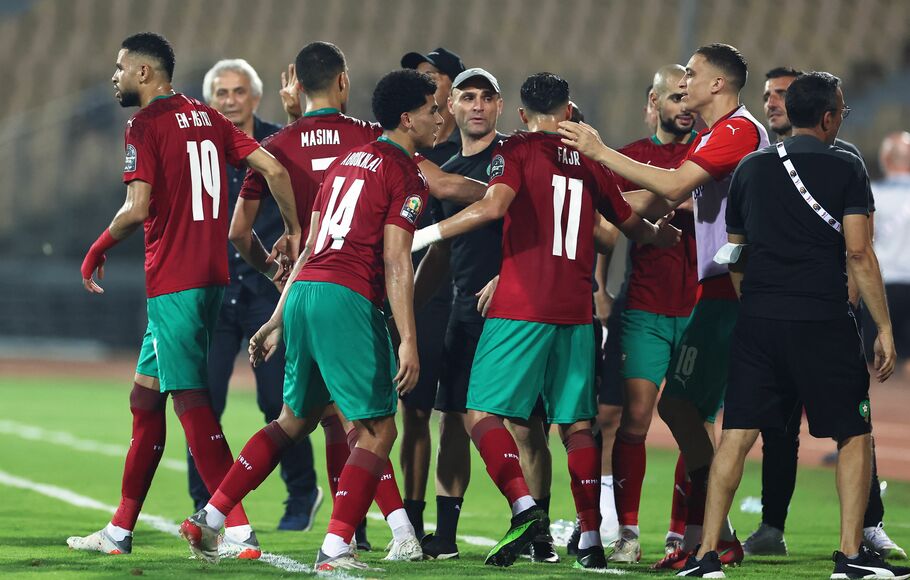Pemain Maroko merayakan gol yang dicetak Zakaria Aboukhla ke gawang Kepulauan Comoros di Piala Afrika.