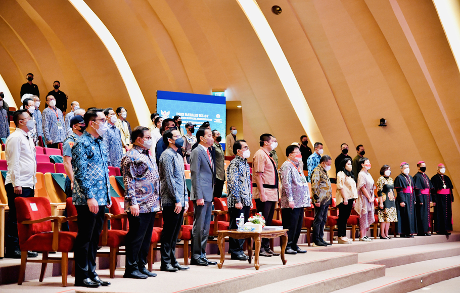 Presiden Joko Widodo menghadiri acara Dies Natalis ke-67 Universitas Katolik Parahyangan (Unpar) di Pusat Pembelajaran Arntz-Geise (PPAG) Unpar, Bandung, Jawa Barat, Senin, 17 Januari 2022.