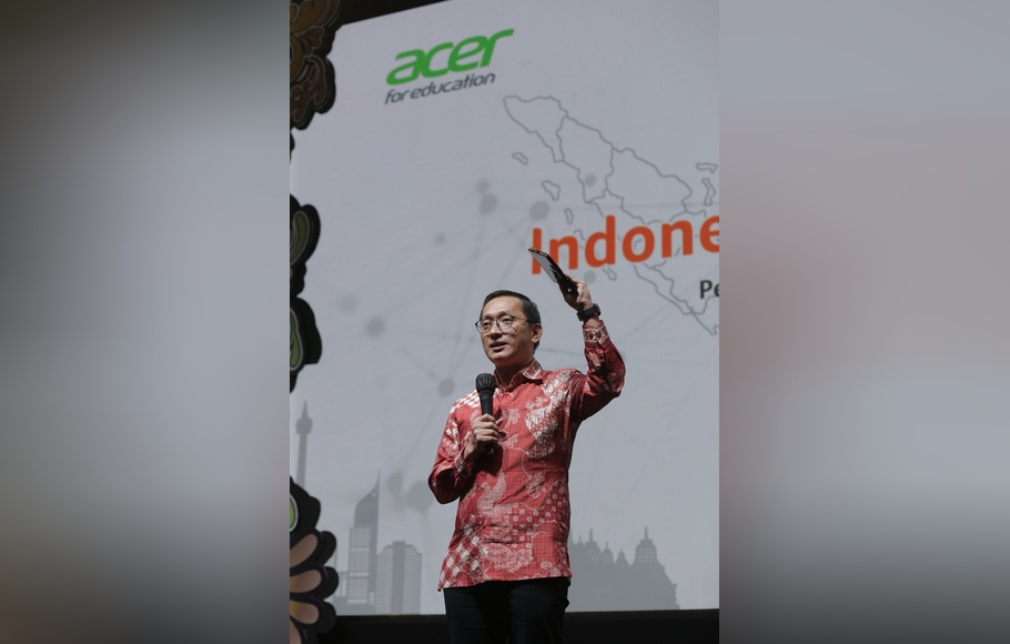 Presiden Direktur Acer Indonesia, Herbet Ang.