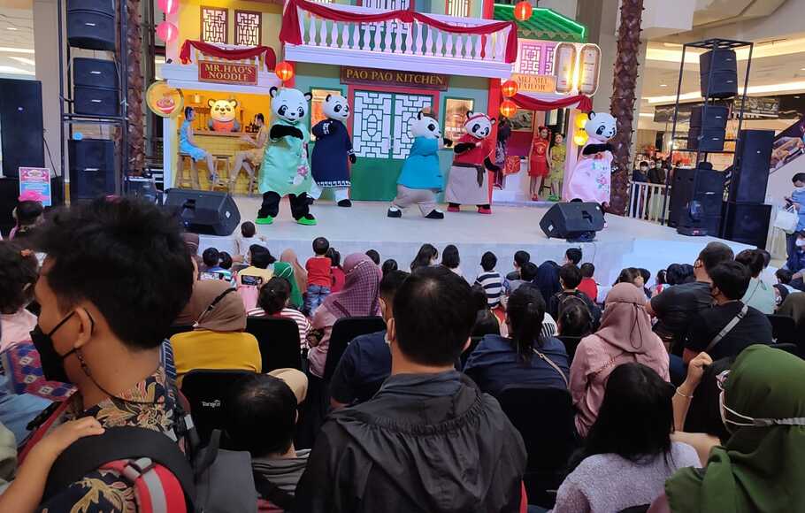 Tangcity Mall Tangerang menggelar Hoki Panda Town untuk memeriahkan Tahun Baru Imlek.