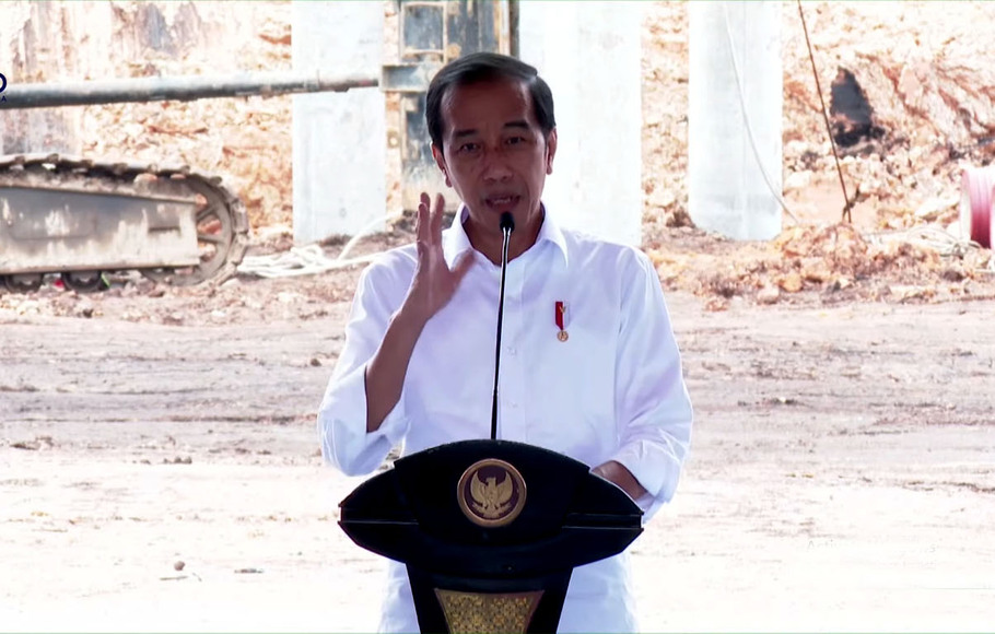 Presiden Jokowi secara resmi melakukan groundbreaking pembangunan proyek hilirisasi batu bara menjadi dimetil eter (DME) di Kabupaten Muara Enim, Sumatera Selatan, Senin, 24 Januari 2022.