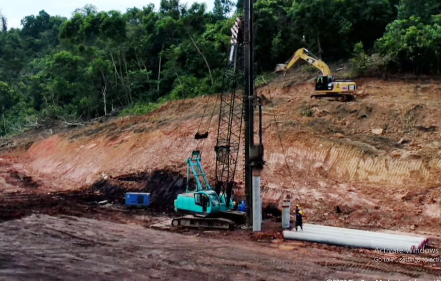 Proyek hilirisasi batu bara menjadi dimetil eter (DME) di Kawasan Industri Tanjung Enim, Muara Enim, Sumatera Selatan