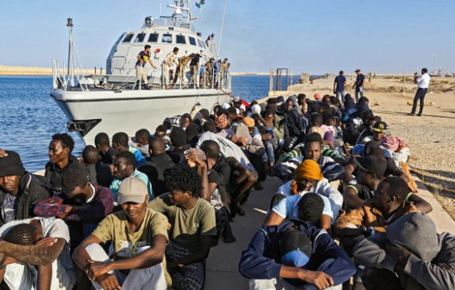 Lebih dari 25.000 orang telah dicegat oleh penjaga pantai Libia yang dilatih dan diperlengkapi Uni Eropa dan dikembalikan ke negara yang dilanda perang.