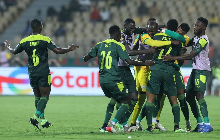 Selebrasi pemain Senegal seusai memastikan kemenangan atas Burkina Faso di babak semifinal Piala Afrika 2022.