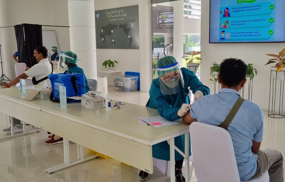 Danone SN Indonesia saat menyelenggarakan program vaksinasi booster bagi karyawan di area Pabrik Prambanan, Klaten dan area Pabrik Yogyakarta.
