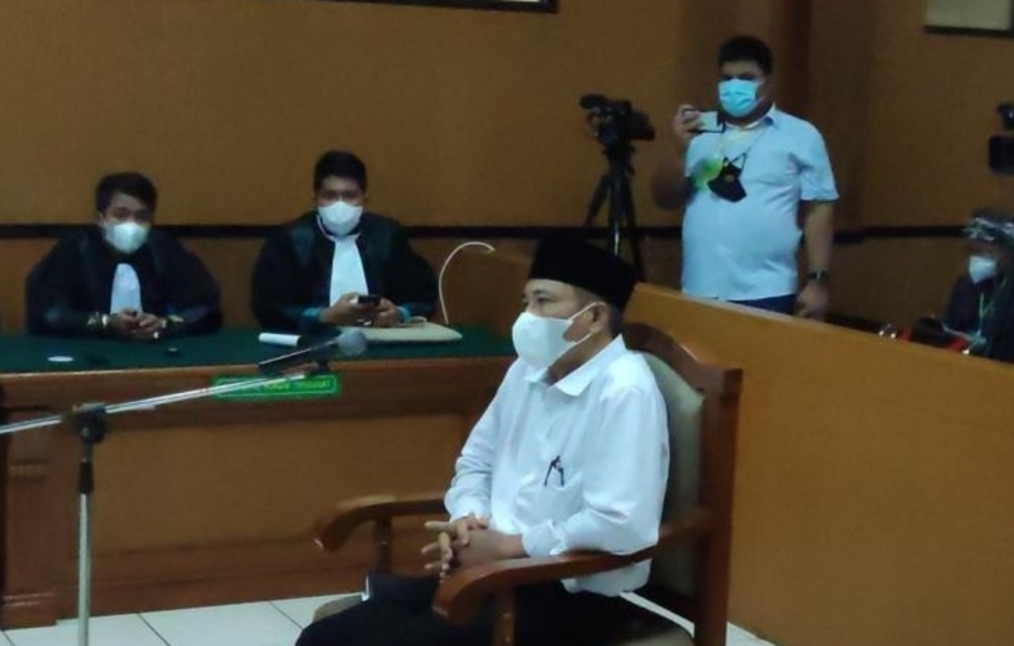 Terdakwa M Kace duduk mengikuti sidang dengan agenda pembacaan tuntutan, di Pengadilan Negeri Ciamis, Jawa Barat, Kamis 24 Februari 2022. 

