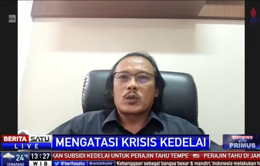 Guru Besar Institut Pertanian Bogor (IPB) Dwi Andreas Santoso dalam program Zooming with Primus bertajuk “Mengatasi Krisis Kedelai” yang disiarkan langsung di Beritasatu TV, 24 Februari 2022.