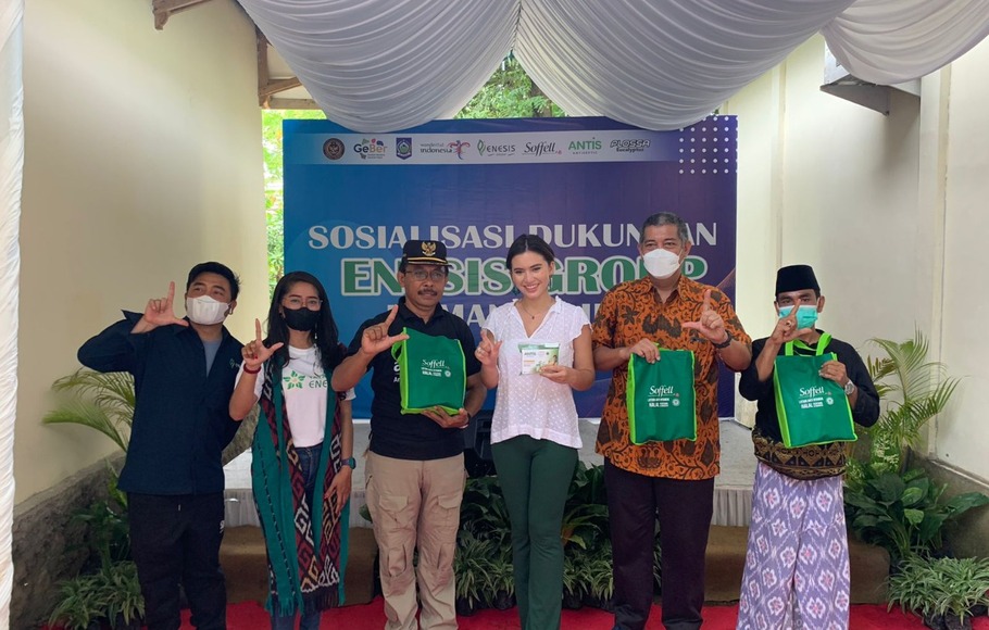 Enesis Group bersama dengan Kementerian Pariwisata dan Ekonomi Kreatif, beserta Bupati Lombok Tengah, dan Dinas Pariwisata Lombok Tengah telah berkolaborasi menyediakan healthy kit.