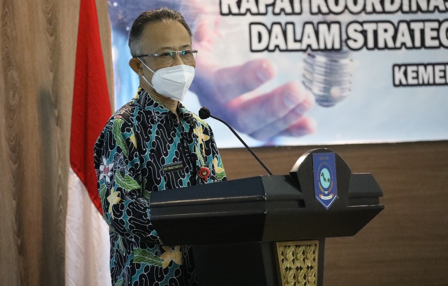 Kepala Badan Strategi Kebijakan Dalam Negeri (BSKDN), Eko Prasetyanto, saat membuka Rapat Koordinasi Pembinaan Hubungan Pusat dan Daerah dalam Strategi Kebijakan Pemdagri di Provinsi Bangka Belitung, Kamis 24 Maret 2022.