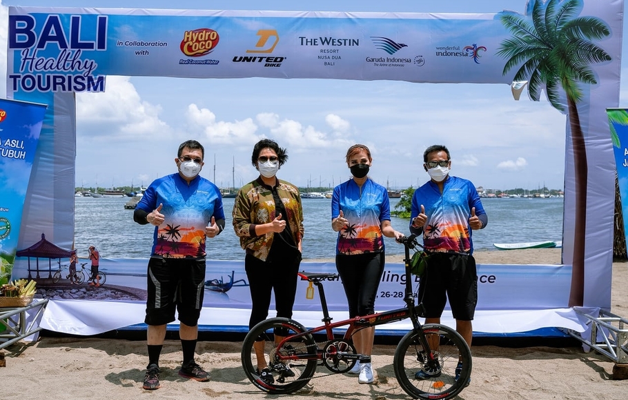 Hydro Coco menyelenggarakan event bersepeda eksklusif di Bali, 27 Maret 2022.