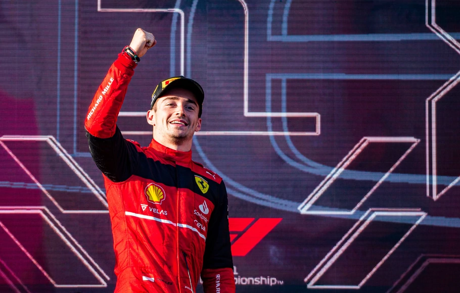 Pembalap Scuderia Ferrari, Charles Leclerc sukses mengamankan gelar juara F1 Grand Prix Australia 2022 di Sirkuit Albert Park, Minggu siang WIB, 10 April 2022.