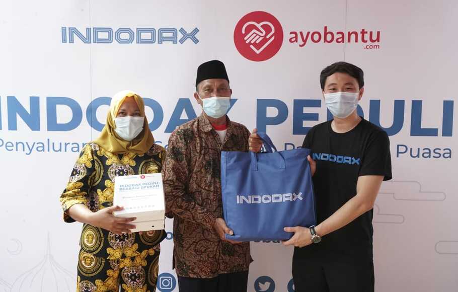 Indodax bersama Ayobantu mengadakan program Corporate Social Responsibility (CSR) di bulan Ramadan bertajuk “Indodax Peduli Berbagi Berkah Ramadan”.