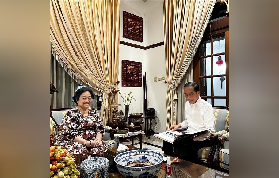 Ketua Umum PDI Perjuangan Megawati Soekarnoputri dan Presiden Joko Widodo.