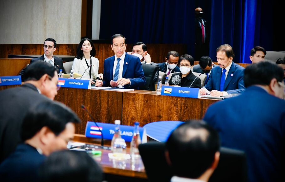 Presiden Joko Widodo (Jokowi) menghadiri pertemuan para pemimpin negara-negara ASEAN dengan Wakil Presiden AS Kamala Harris di Departemen Luar Negeri AS, Washington DC, Jumat, 13 Mei 2022