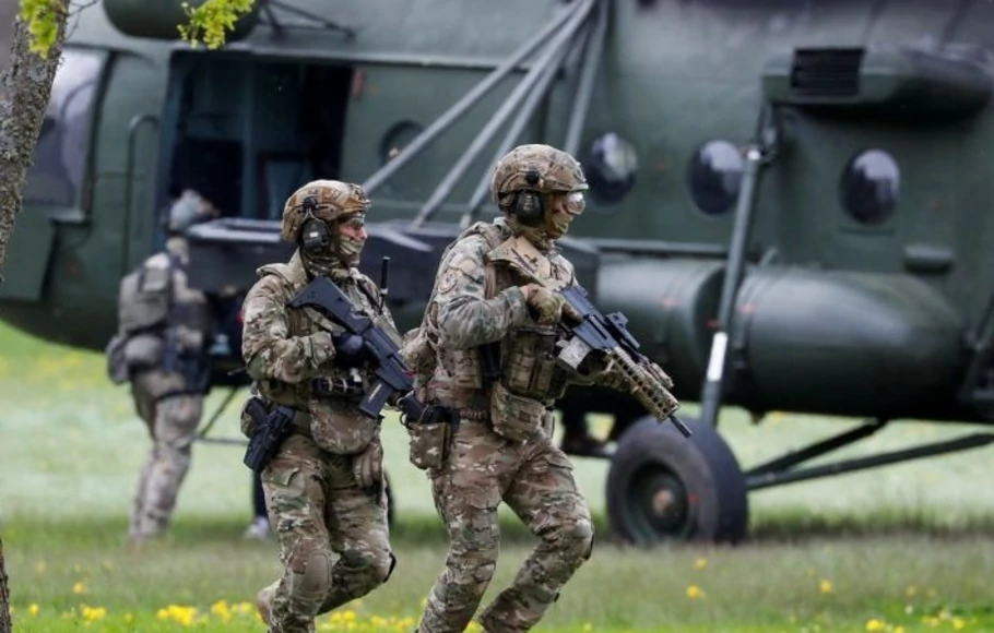 Latihan perang pasukan sekutu NATO di Klaipeda, Lithuania, 11 Mei 2022.