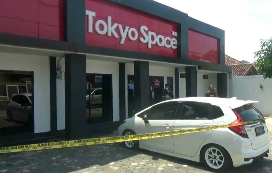 Penyidik Sat Reskrim Polresta Bandar Lampung menghadirkan 11 orang saksi dalam prarekontruksi pembunuhan Prada AAS di Tokyo Space Cafe, Bandar Lampung, Senin, 16 Mei 2022.