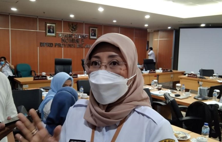 Kepala Bidang Pencegahan dan Pengendalian Penyakit Dinas Kesehatan DKI Jakarta Dwi Oktaviani ketika hadir dalam rapat dengan Komisi E di gedung DPRD DKI Jakarta, Rabu 18 Mei 2022. 