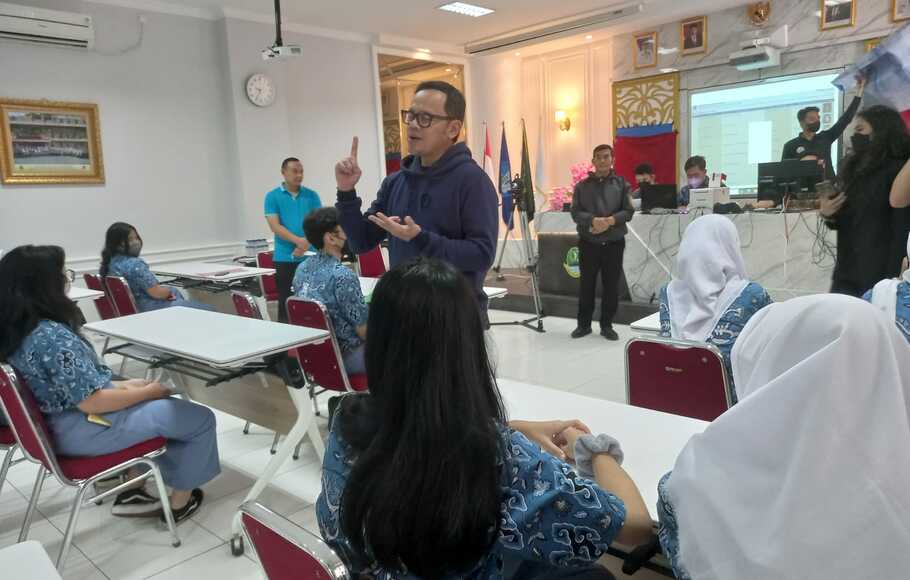 Wali Kota Bogor Bima Arya saat kunjungan di SMA Negeri 1 Kota Bogor, Kamis, 19 Mei 2022