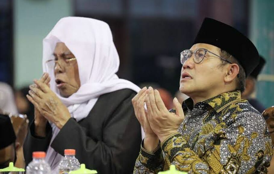 Ketua Umum PKB Muhaimin Iskandar bersama Pengasuh Ponpes Al-Falah Ploso, Kediri, KH Nurul Huda Djazuli.