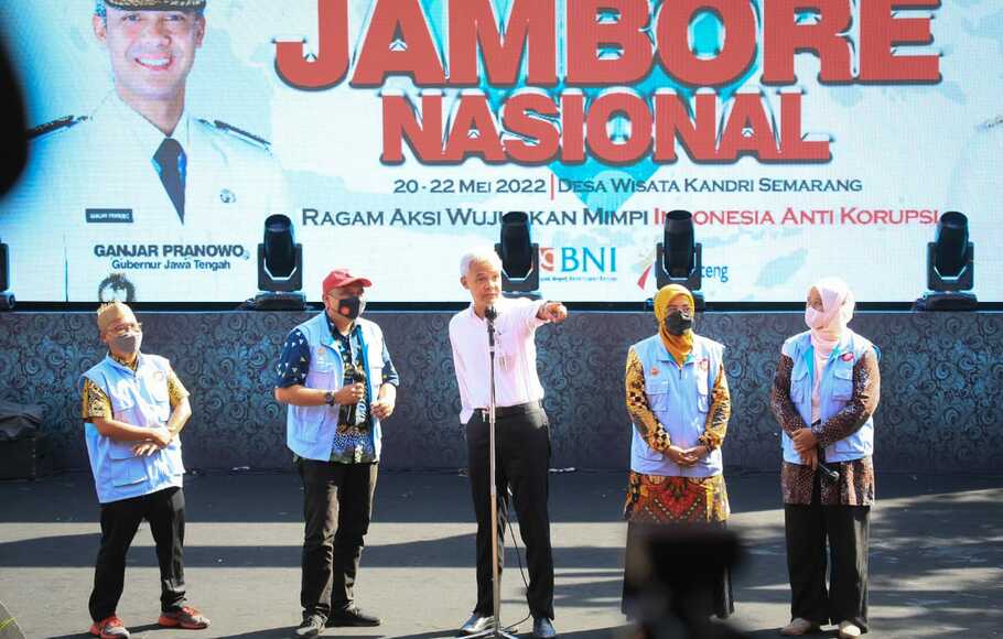 Gubernur Jawa Tengah (Jateng) Ganjar Pranowo mengaku senang bisa mengikuti kegiatan Jambore Nasional Komunitas Penyuluh Anti Korupsi Seluruh Indonesia (Kompaksi API) 2022 di Desa Wisata Kandri, Semarang, Jumat 20 Mei 2022.