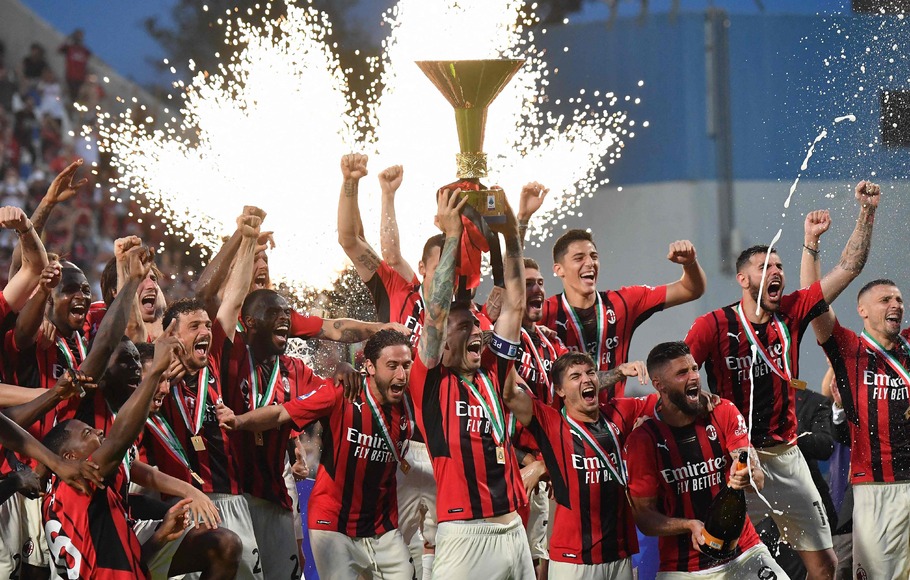 AC Milan juara Liga Italia musim 2021/2022.
