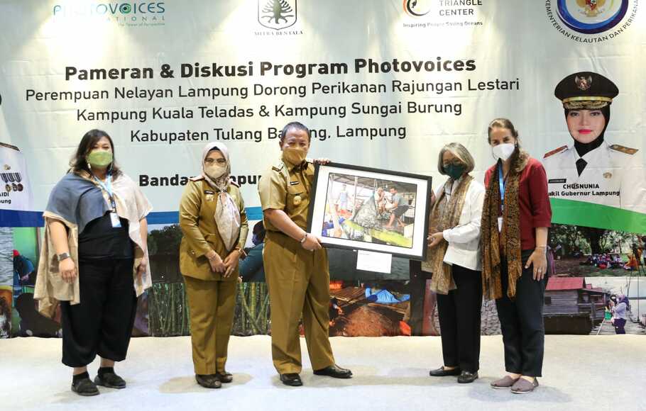 Gubernur Lampung, Arinal Djunaidi membuka Pameran dan Diskusi Program Photovoices di Sheraton Hotel, Selasa (24/5/2022).