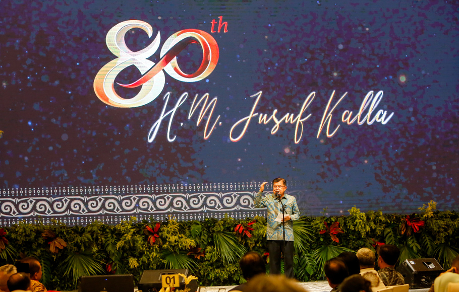 Wakil Presiden ke-10 dan ke-12 Jusuf Kalla memberikan sambutan pada acara Peluncuran Buku Jusuf Kalla, Di Balik Beragam Isu serta Syukuran Ulang Tahun ke-80 Jusuf Kalla di Jakarta, Rabu, 25 Mei 2022.