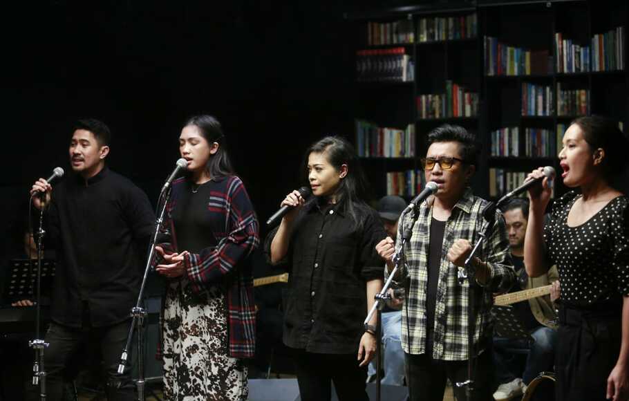 Kikan Namara eks vokalis Cokelat bersama sejumlah musisi tengah bersiap menggelar Pagelaran musik Sabang-Merauke yang akan dipentaskan di Jakarta pada awal Juni 2022.