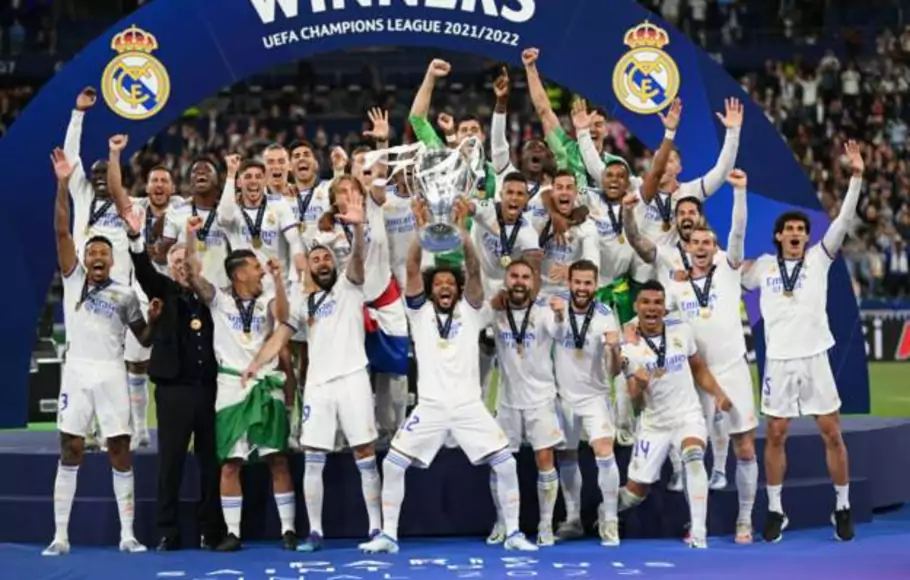 Selebrasi pemain Real Madrid yang sukses meraih gelar juara Liga Champions 2021/2022.