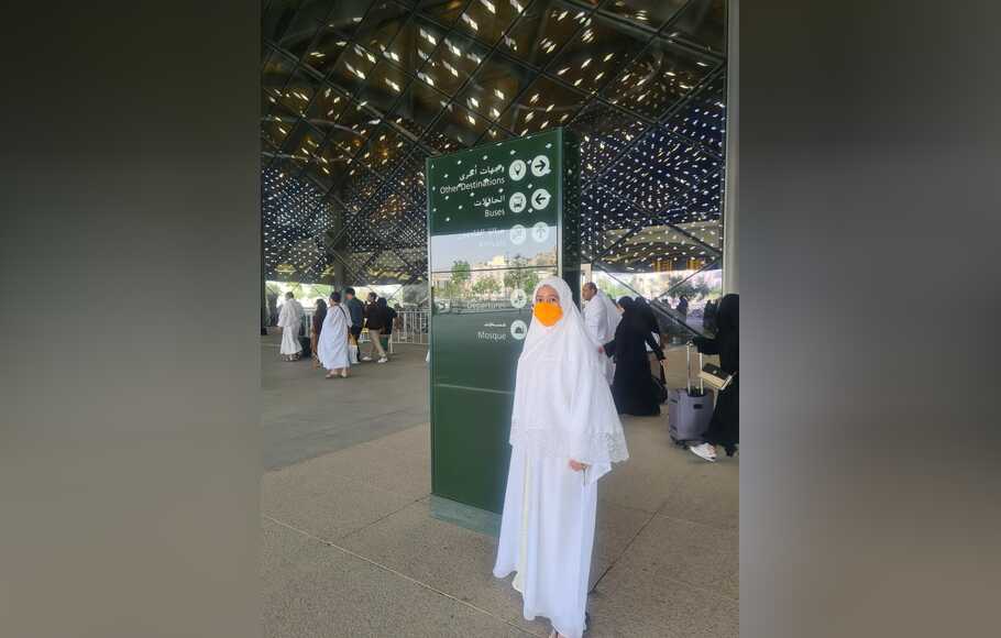 Ketua DPR Puan Maharani dalam perjalanan melaksanakan Ibadah Umrah di Mekkah, Selasa, 31 Mei 2022.