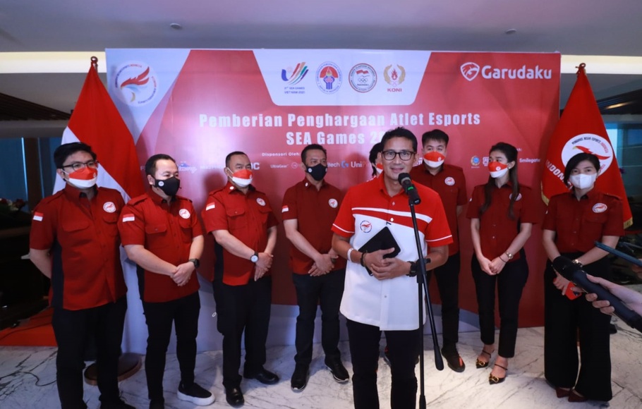 Dewan Pembina Pengurus Besar Esports Indonesia (PB ESI), Sandiaga Uno, mengapresiasi capaian tim nasional (timnas) esports Indonesia dalam kompetisi SEA Games 2021 (2022).