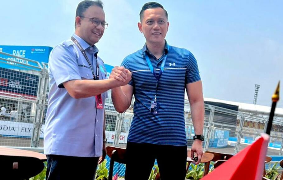 Ketum Partai Demokrat Agus Harimurti Yudhoyono (AHY)ndan Gubernur DKI Jakarta Anies Baswedan di acara balap mobil listrik Formula E di Ancol, Jakarta, Sabtu, 4 Juni 2022.
