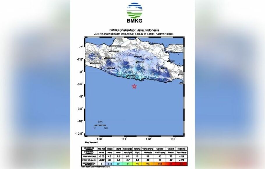 BMKG merilis peta pusat gempa bumi dengan magnitudo 5,2 di selatan Jawa Timur, Minggu, 12 Juni 2022.