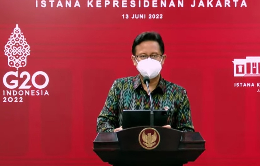 Budi Gunadi Sadikin saat memberi keterangan pers terkait rapat terbatas evaluasi PPKM di Istana Kepresidenan, Jakarta, Senin, 13 Juni 2022.