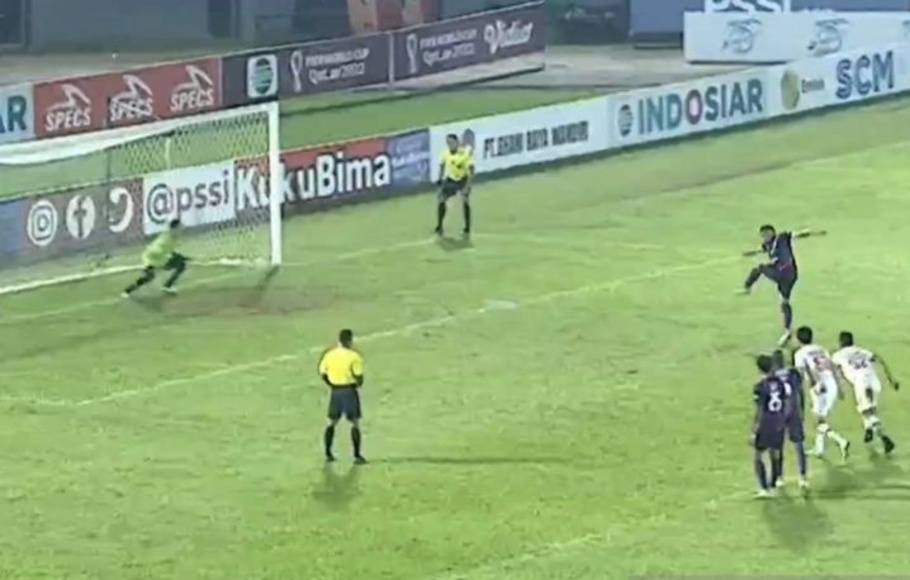 Pertandingan Rans Nusantara vs Persija di Piala Presiden 2022.